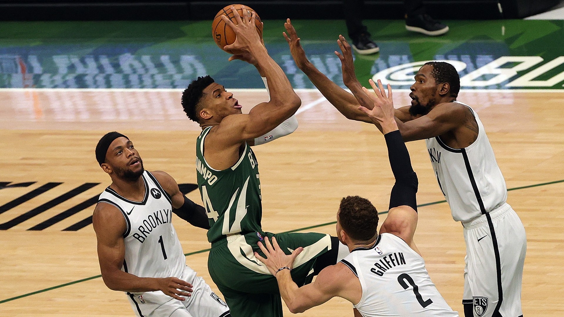 giannis-antetokounmpo-getty-061121-ftr.jpg