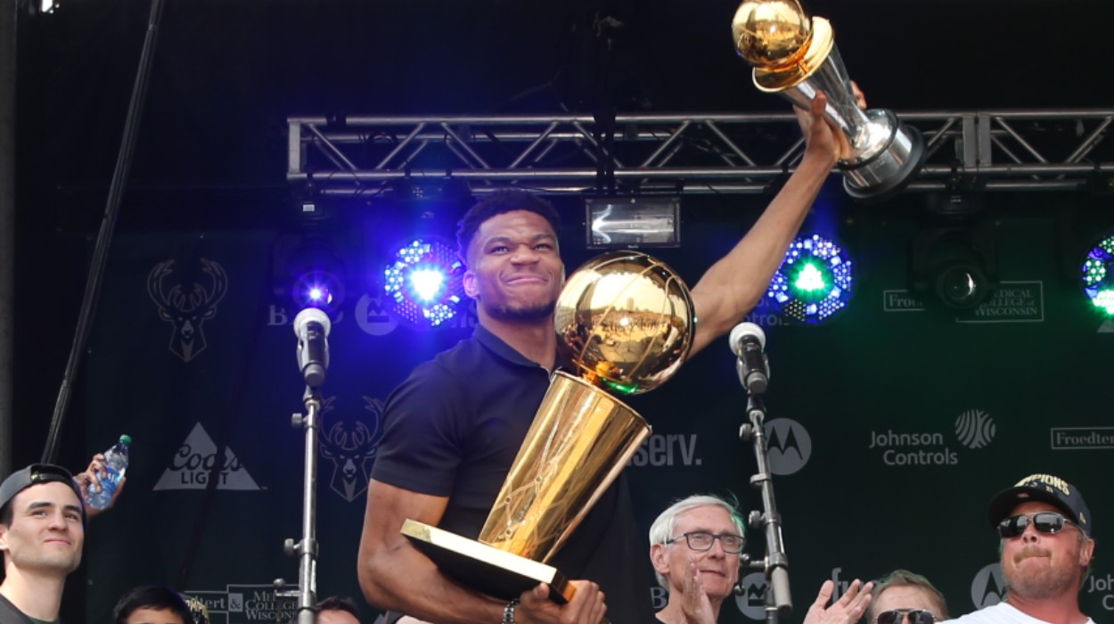 Giannis Antetokounmpo Milwaukee Bucks