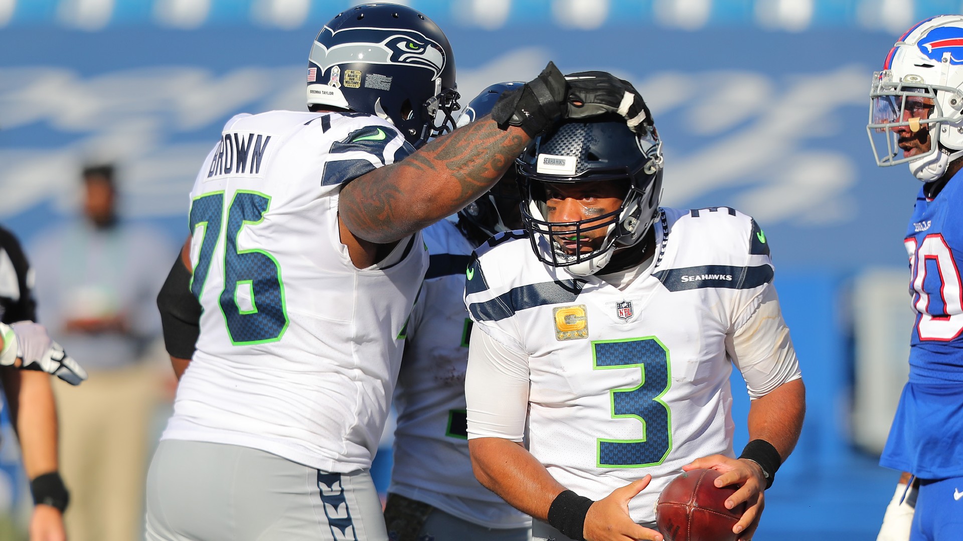 Duane-Brown-Russell-Wilson-080821-GETTY-FTR