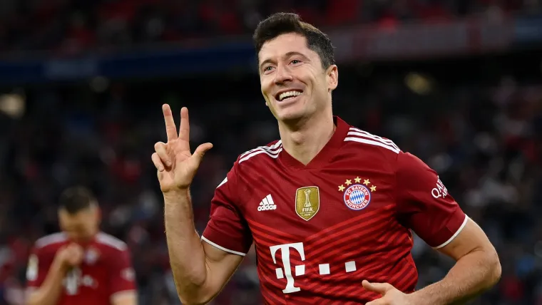 Robert Lewandowski Bayern Munich vs Hertha Berlin Bundesliga 2021-22