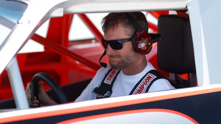 Dale-Earnhardt-Jr-091021-Getty-FTR