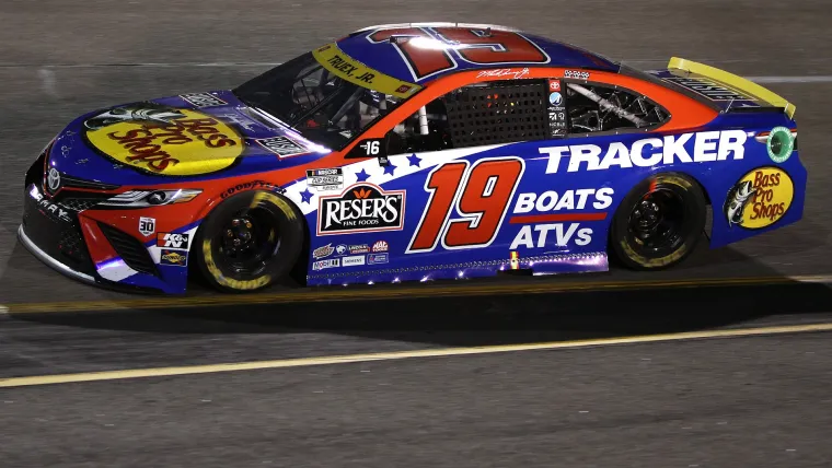 Martin-Truex-Jr-091121-Getty-FTR.jpg