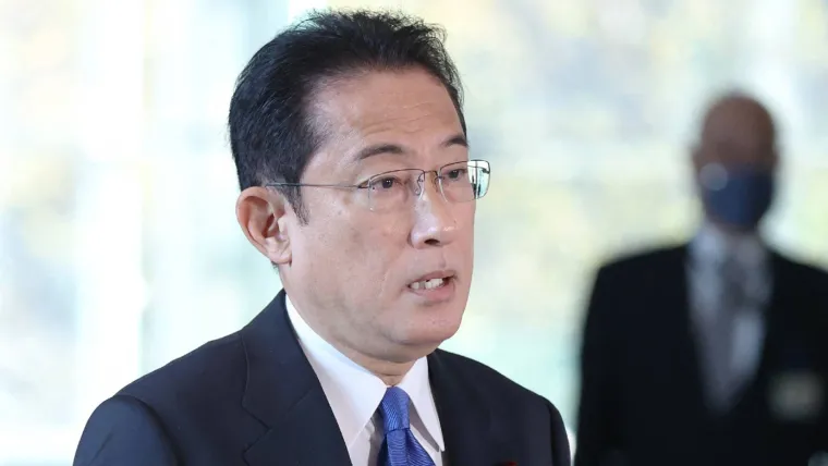 11月29日、官邸で30日からの外国人入国禁止措置を発表した岸田文雄総理